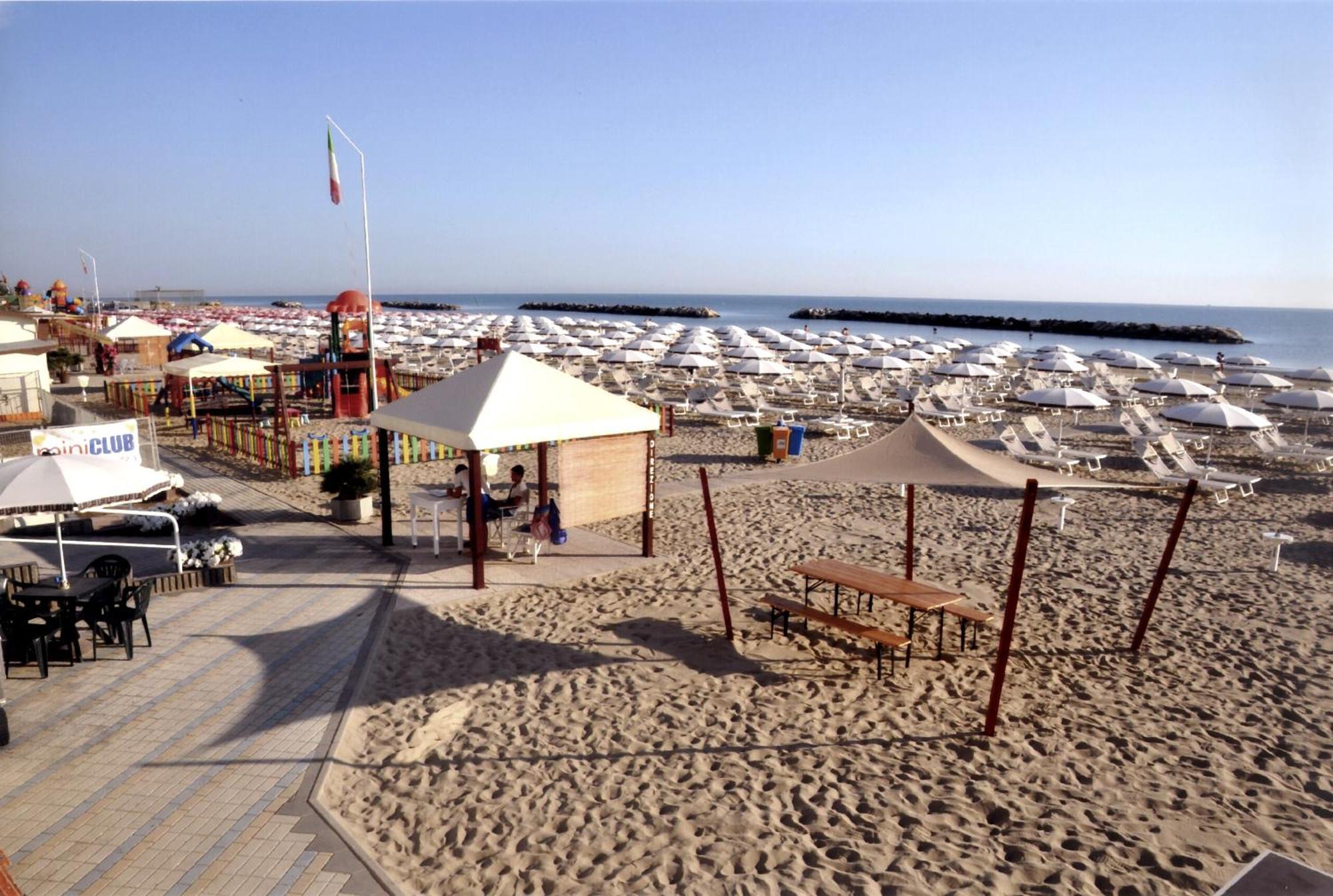 Hotel Villa Paola Rimini Esterno foto